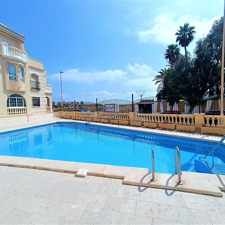 Amazing Penthouse On The Beach, Sea Views, Wifi, Airconditioning And Parking Торевиеха Екстериор снимка