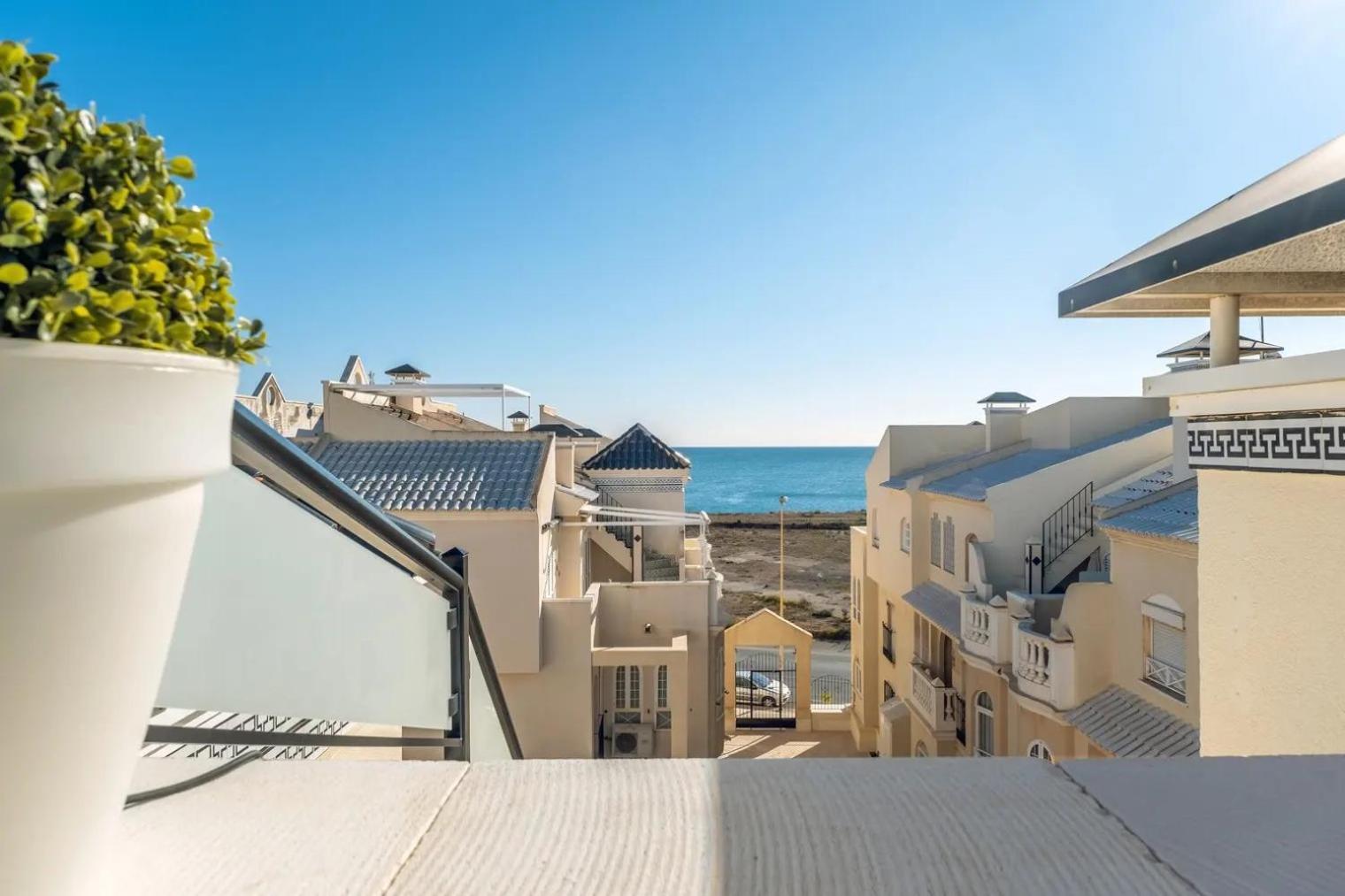 Amazing Penthouse On The Beach, Sea Views, Wifi, Airconditioning And Parking Торевиеха Екстериор снимка