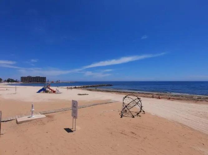 Amazing Penthouse On The Beach, Sea Views, Wifi, Airconditioning And Parking Торевиеха Екстериор снимка